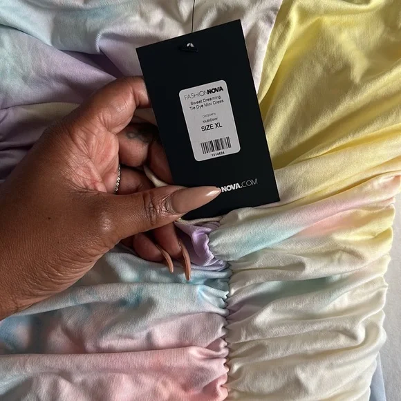 Dress - Picture 3 of 3